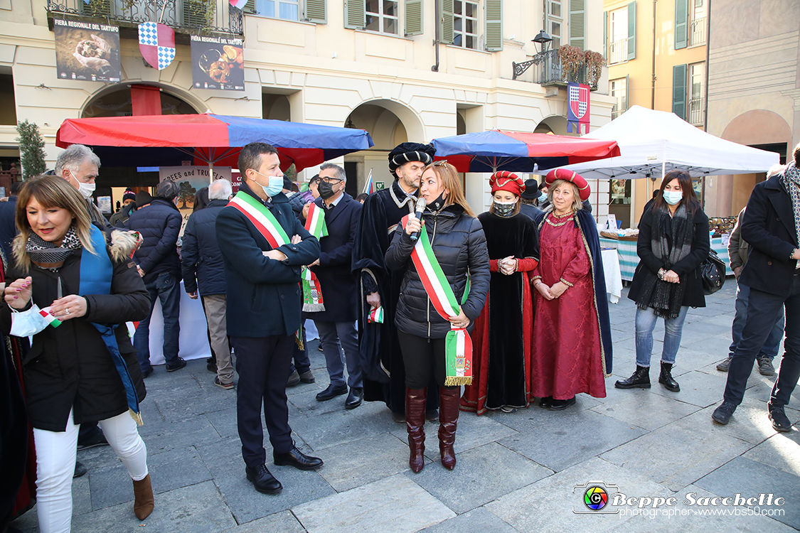 VBS_5851 - 10.ma Fiera Nazionale del Tartufo e Fiera dei Santi.jpg